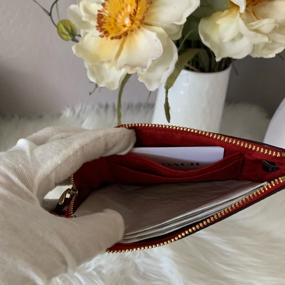 Coach Classic Horse & Carriage Wristlet Corner Zip